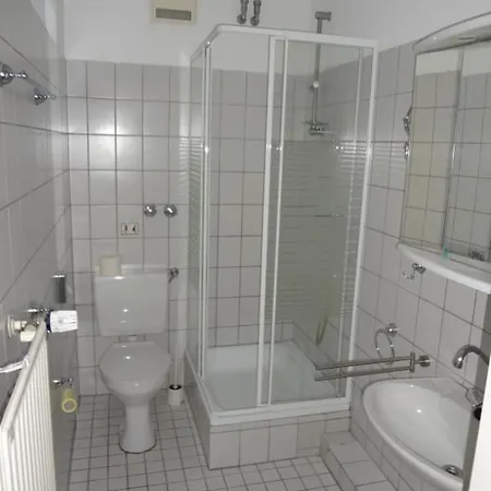 מלון Zur Dicken Eiche