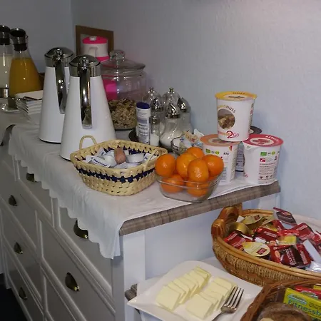 Zur Dicken Eiche מלון 2*